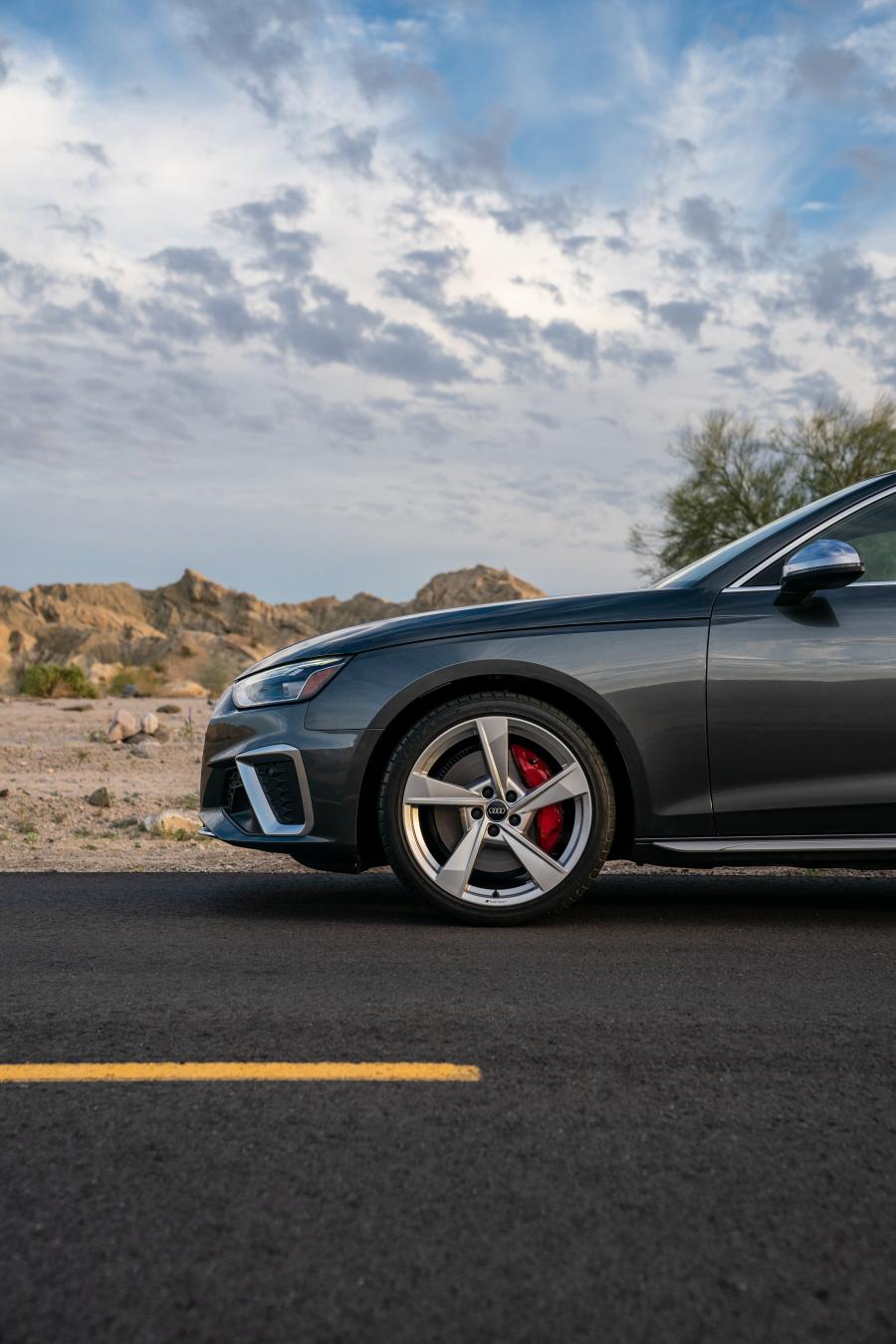 Детали экстерьера Audi S4 Sedan TFSI (B9) 2020 года  (NA) (фото 50 из 54)